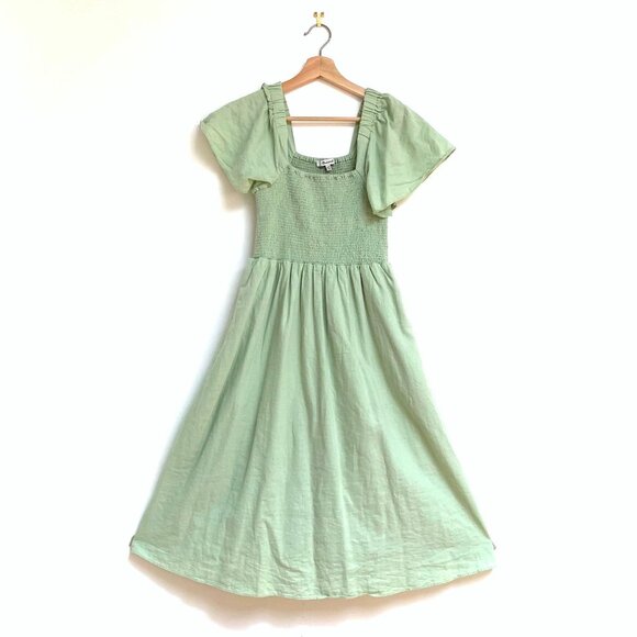 Madewell Dresses & Skirts - Madewell Petite Lucie Smocked Midi Dress